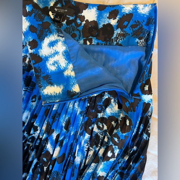 Ann Taylor pleated blue multi colored mini skirt - Picture 2 of 4